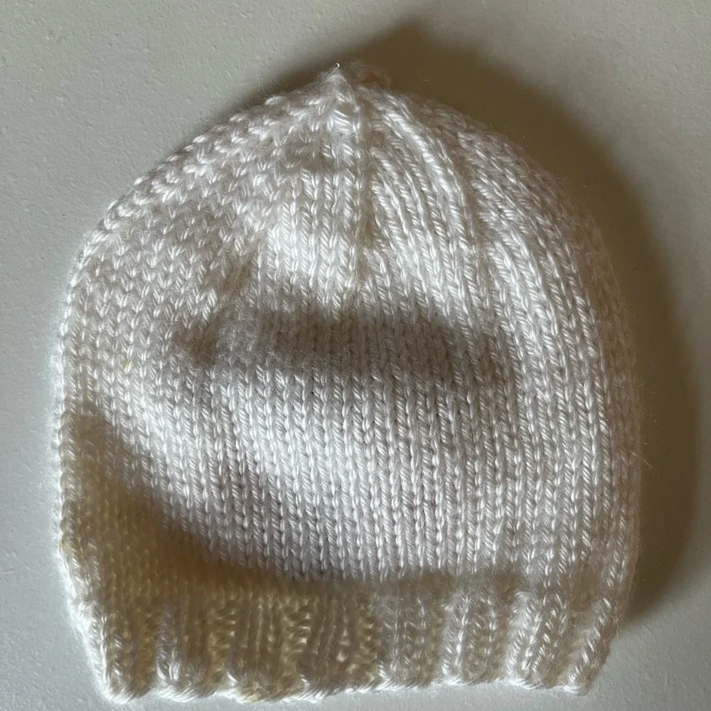 Hand knit infant Minnesota Twins hat-baseball, white/blue/red..MLB